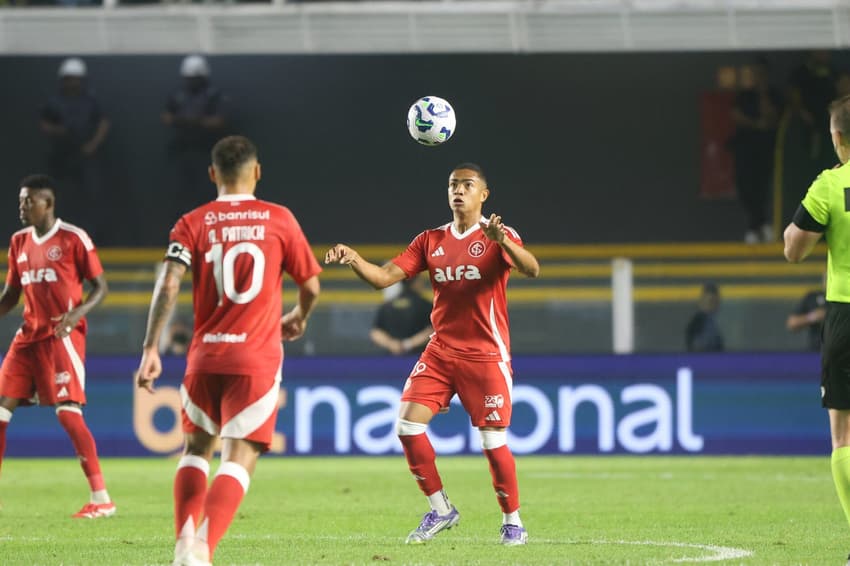 Luis Otávio, volante do Internacional