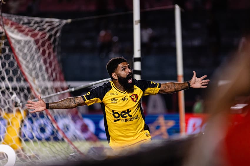 Romarinho salva o Sport no Barradão (Foto: Paulo Paiva/ Sport Recife)