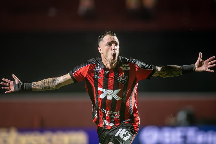 Renzo López comemora gol contra o Sport (Foto: Victor Ferreira / EC Vitória)