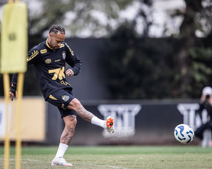 Neymar deve ser titular no confronto (Fotos: Raul Baretta/ Santos FC)