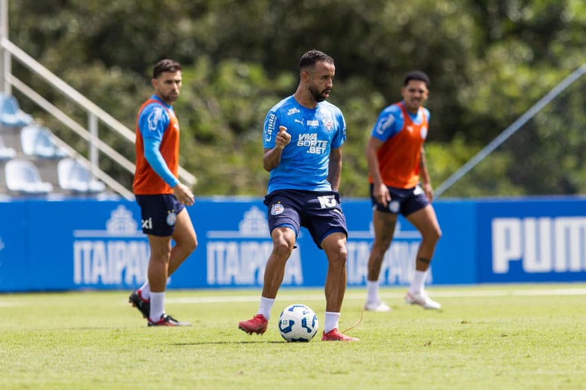 Caio Alexandre em treino do Bahia (Foto: Rafael Rodrigues / EC Bahia)