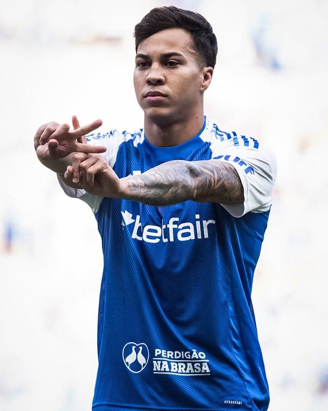 Atacante Kaio Jorge comemora gol do Cruzeiro contra o Ceará (Foto: Gustavo Aleixo/Cruzeiro)