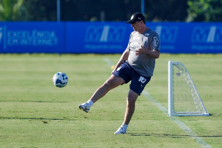 Rogério Ceni comanda treino do Bahia antes de enfrentar o Retrô (Foto: Rafael Rodrigues/EC Bahia)