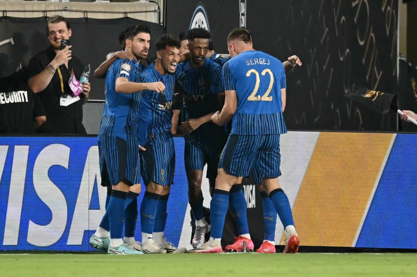 Jogadores do Al-Hilal comemoram gol contra o City no Mundial (Foto: PATRICIA DE MELO MOREIRA / AFP)