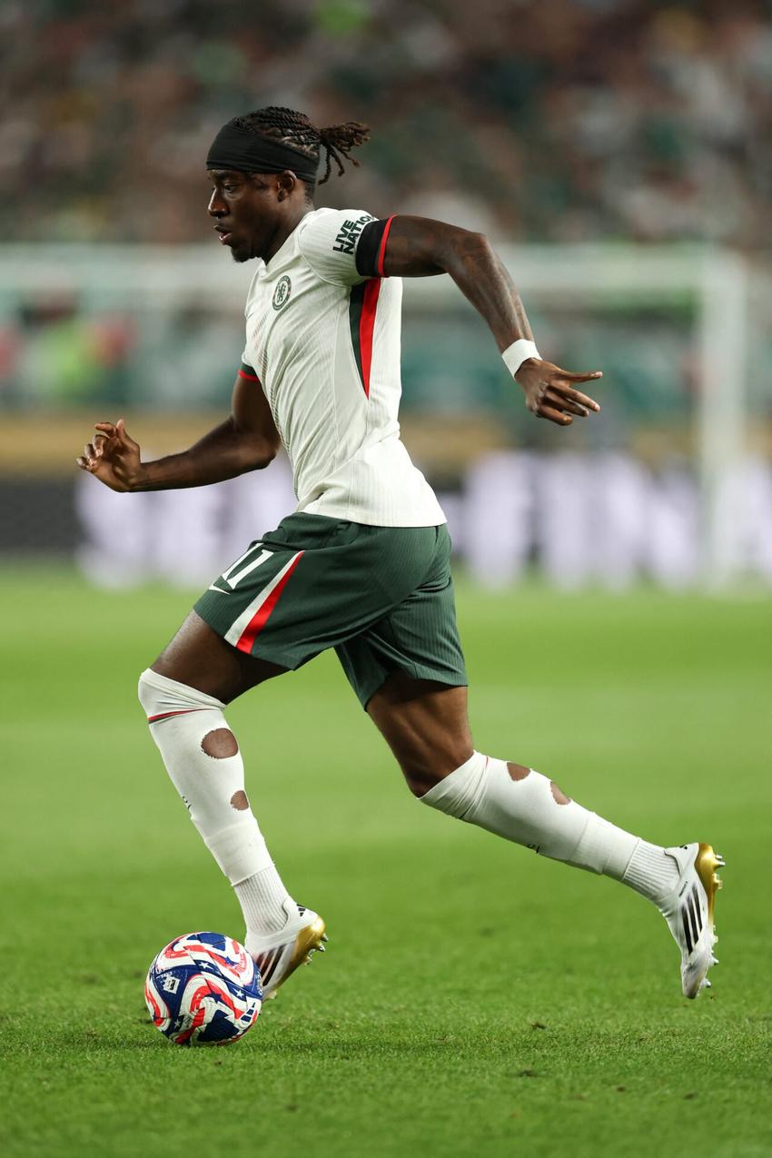 Madueke em ação contra o Palmeiras (Foto: Dan Mullan / GETTY IMAGES NORTH AMERICA / Getty Images via AFP)