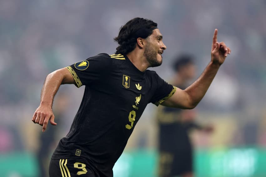 Raúl Jiménez comemra gol marcado em Estados Unidos x México (Foto: Omar Vega / GETTY IMAGES NORTH AMERICA / Getty Images via AFP)