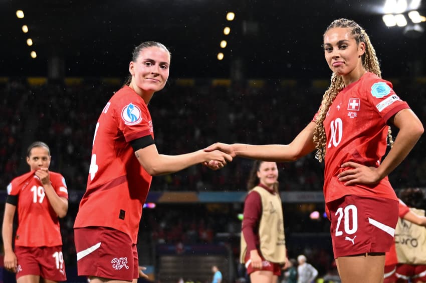 Jogos de hoje: Suíça enfrenta Finlândia na Eurocopa Feminina (Foto: SEBASTIEN BOZON / AFP)