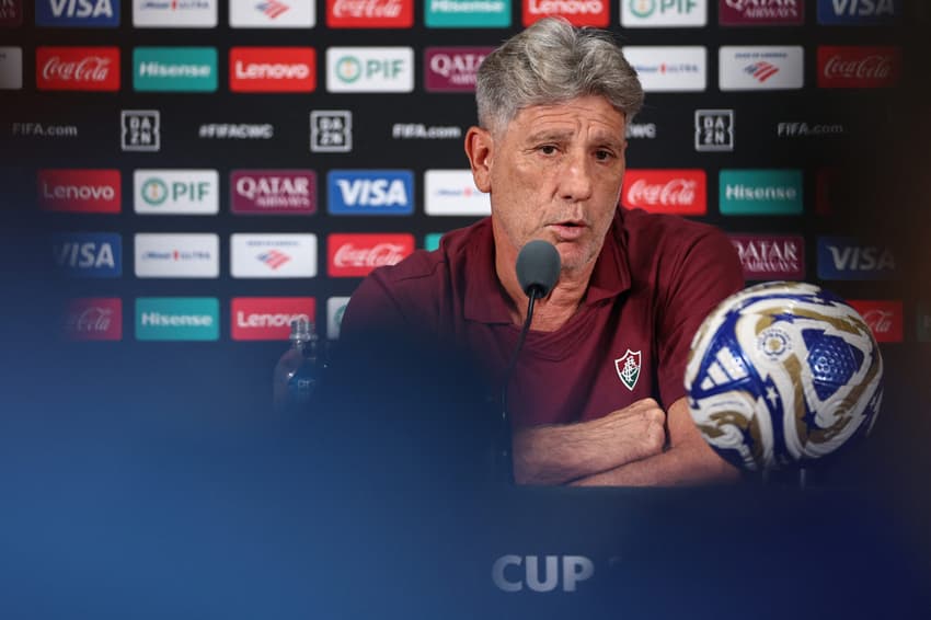 Renato Gaúcho na coletiva de imprensa antes de Fluminense x Chelsea (Foto: Franck Fife / AFP)