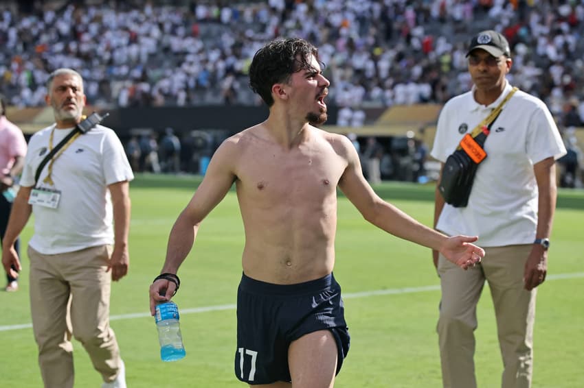 Vitinha comemora classificação do PSG contra o Real Madrid no Mundial
