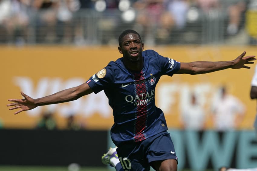 Dembélé comemora gol marcado contra o Real Madrid (Foto: JUAN MABROMATA / AFP)