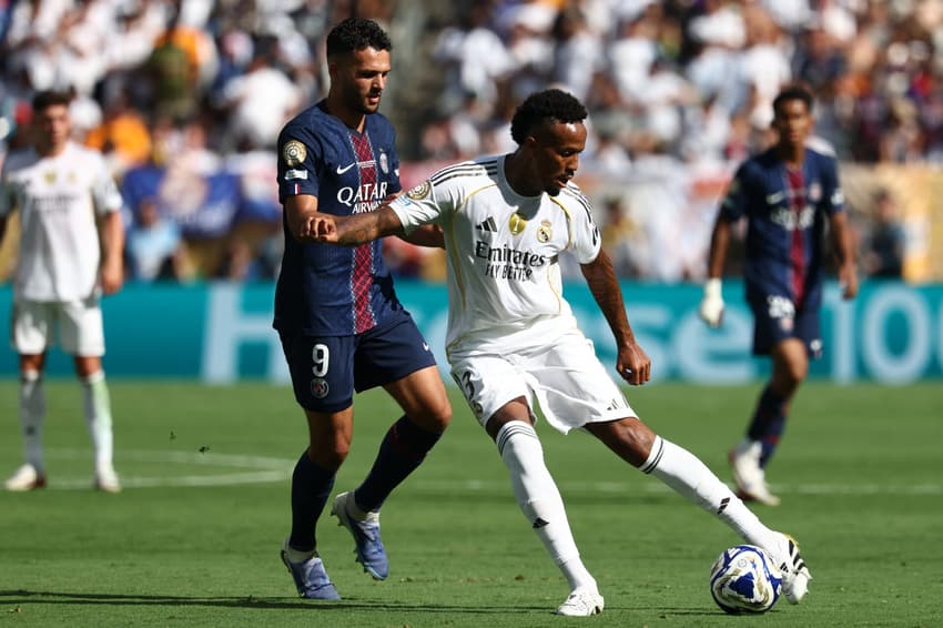 Militão em ação pelo Real Madrid (Foto: FRANCK FIFE / AFP)