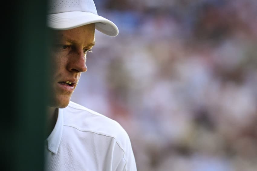 O italiano Jannik Sinner na vitória sobre Alcaraz na final de Wimbledon (Foto: Kirill KUDRYAVTSEV / AFP)