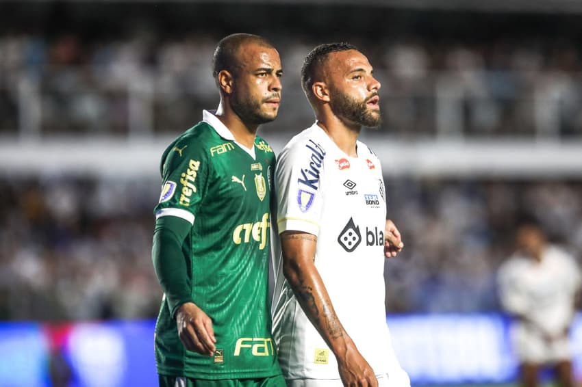 Mayke em partida contra o Santos (Foto: Reinaldo Campos/AGIF)