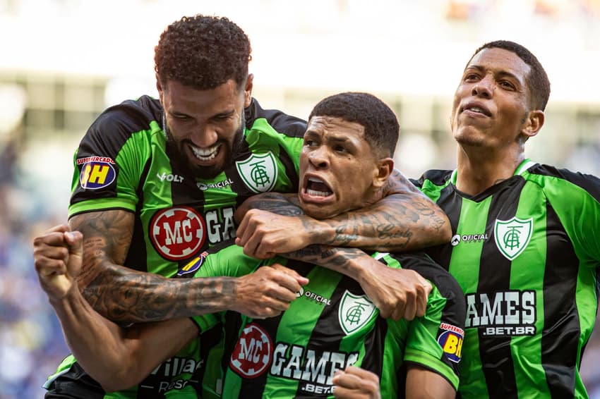 Volante Cauan Barros, do Vasco, fez gol pelo América contra o Cruzeiro (Foto: Fernando Moreno/AGIF)
