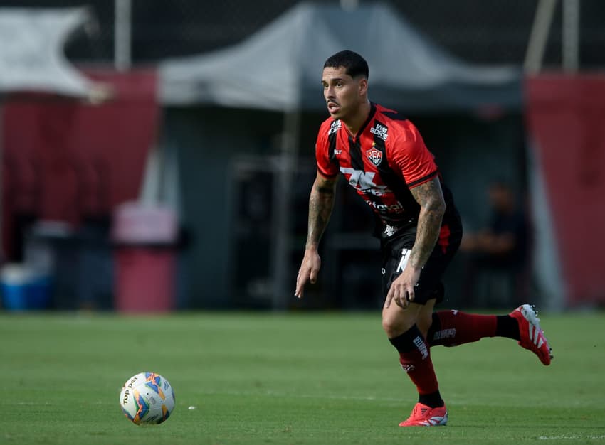 Lucas Halter em ação para o Vitória, no início do ano (Foto: Victor Ferreira / EC Vitória)
