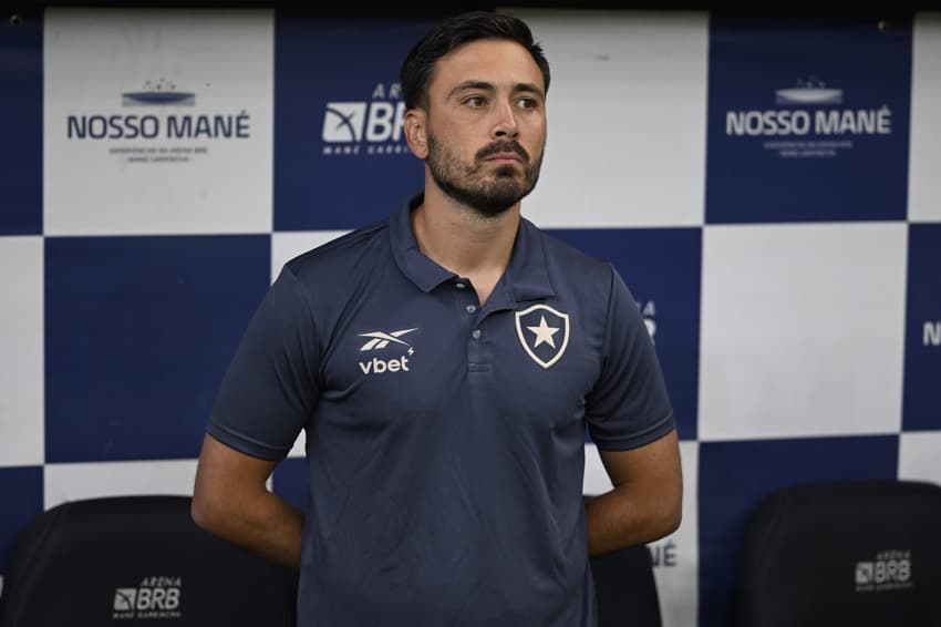 Davide Ancelotti é o novo técnico do Botafogo (Foto: Mateus Bonomi/AGIF)
