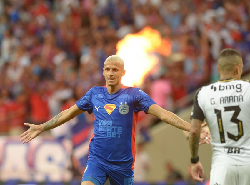 Juba comemora gol pelo Bahia (Foto: Jhony Pinho/AGIF)