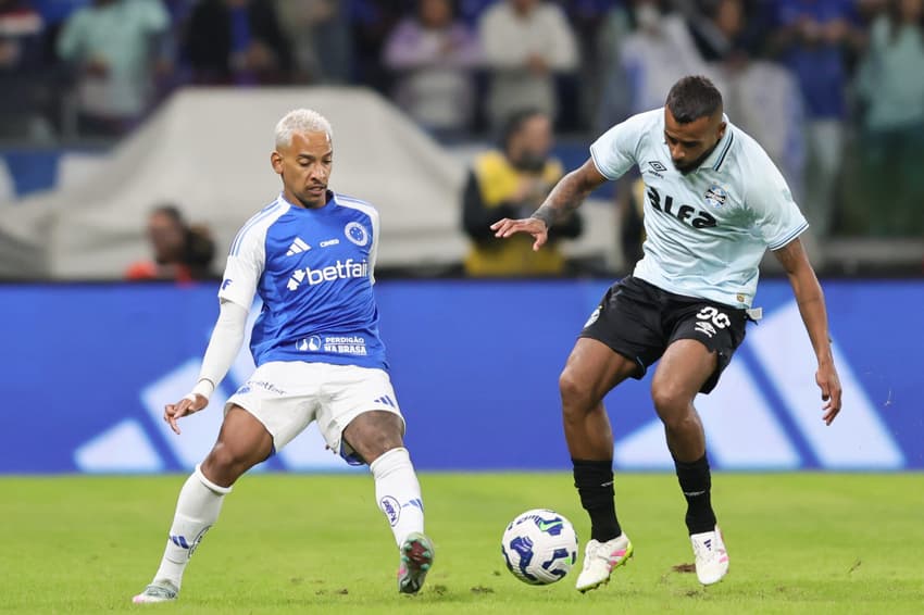 Meia Matheus Pereira, do Cruzeiro (Foto: Gilson Lobo/AGIF)