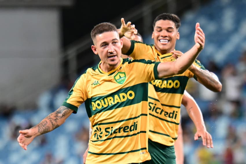 Jogos de hoje: o Cuiabá entra em campo para enfrentar a Ferroviária (Foto: Francisco Alves/AGIF)
