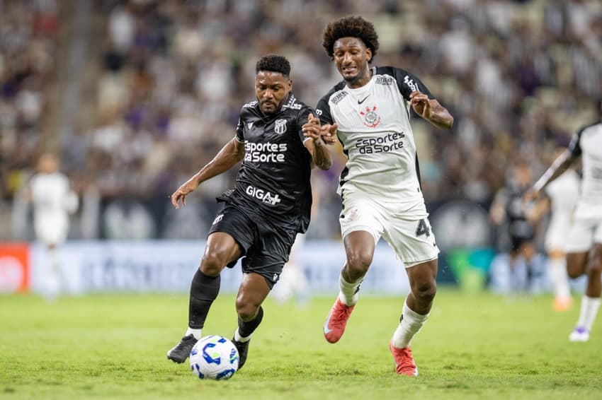 Partida entre Ceará e Corinthians, pelo Brasileirão (Foto: Baggio Rodrigues/AGIF)