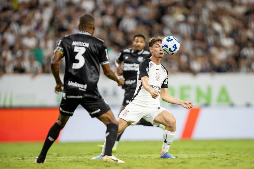 Partida entre Ceará e Corinthians, pelo Brasileirão (Foto: Baggio Rodrigues/AGIF)