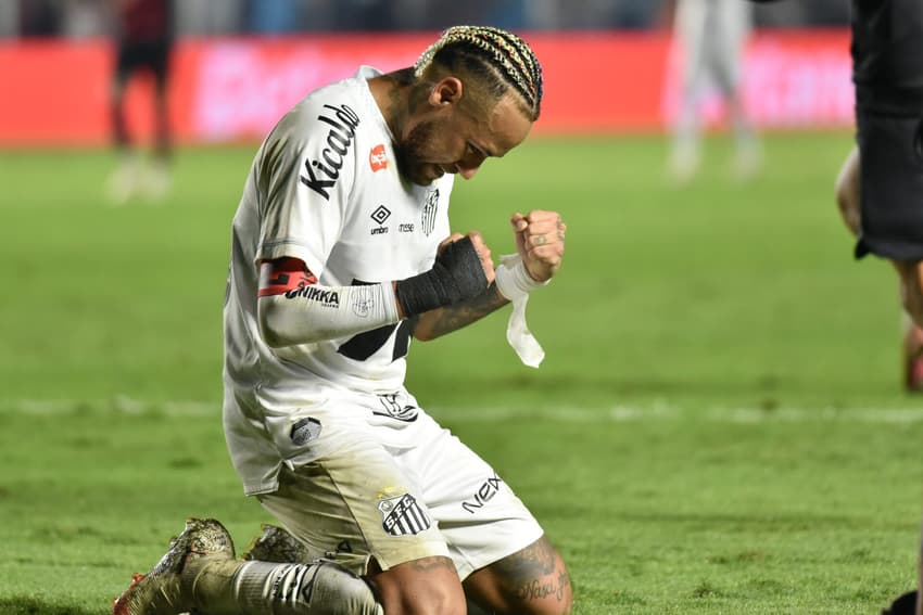 Neymar entrou em campo pelo Santos em 14 jogos e marcou cinco gols. (Foto: Santos e Internacional se enfrentam nesta quarta-feira (24), na Vila Belmiro. (Foto: ota Erre/AGIF)