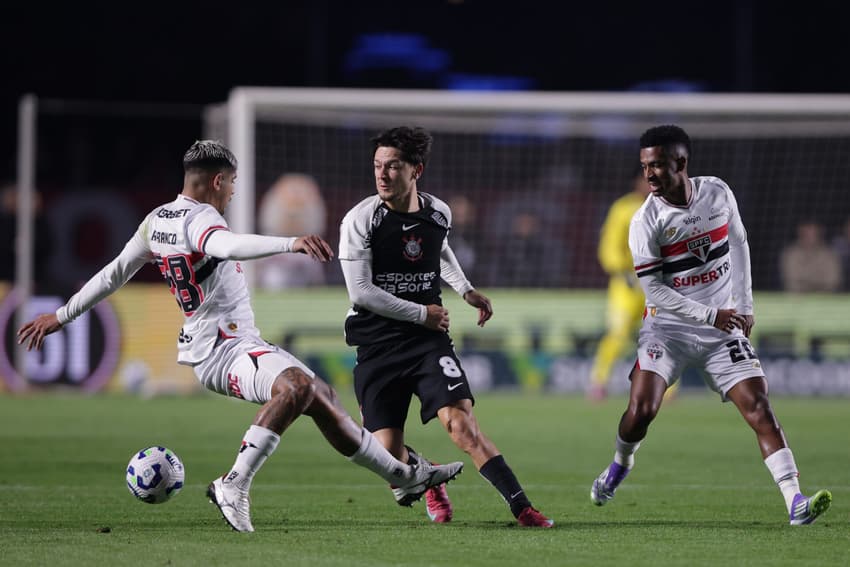 Jogo entre São Paulo e Corinthians aconteceu em julho, no dia 19 (Foto: Ettore Chiereguini/AGIF)