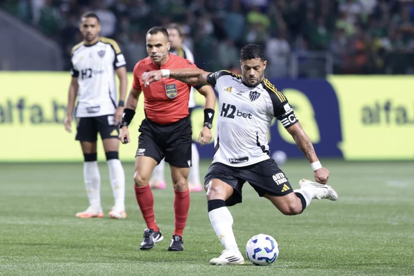 Hulk em Palmeiras x Atlético-MG, pelo Brasileirão (Foto: Marcello Zambrana/AGIF)