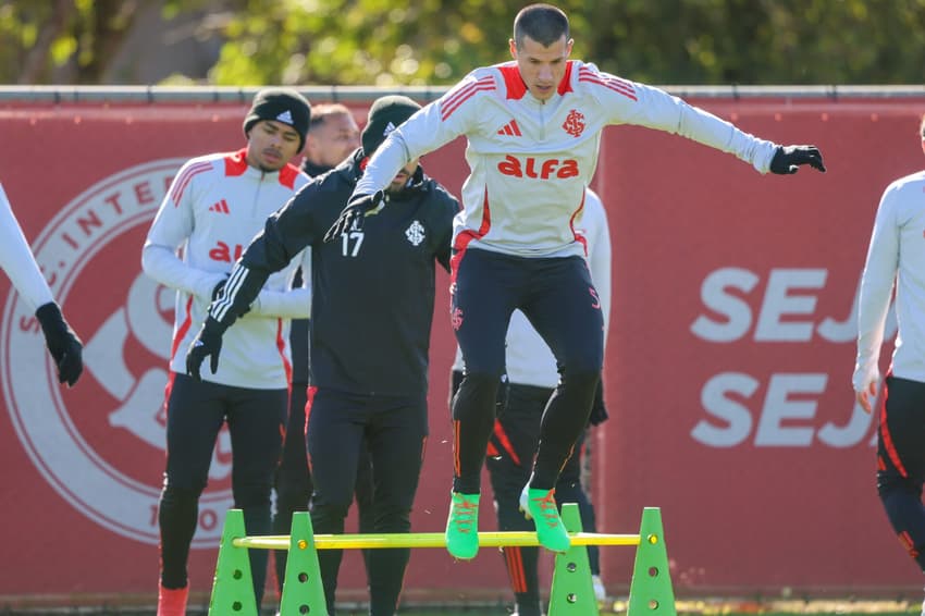 Alan Benítez, lateral-direito do Internacional