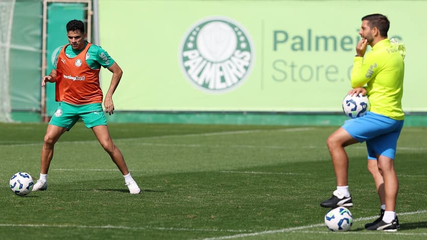 Bruno Rodrigues, atacante do Palmeiras, durante treinamento do time na Academia de Futebol