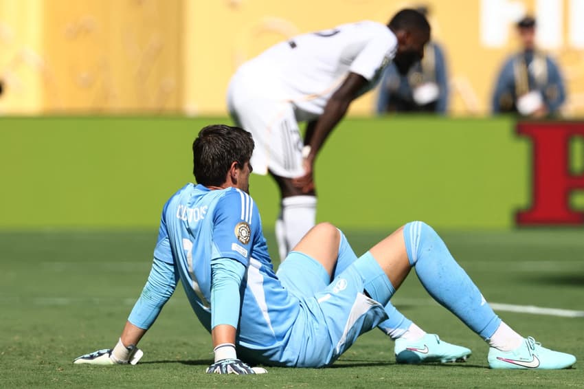 Courtois criticou postura do Real Madrid diante do PSG, na semifinal do Mundial