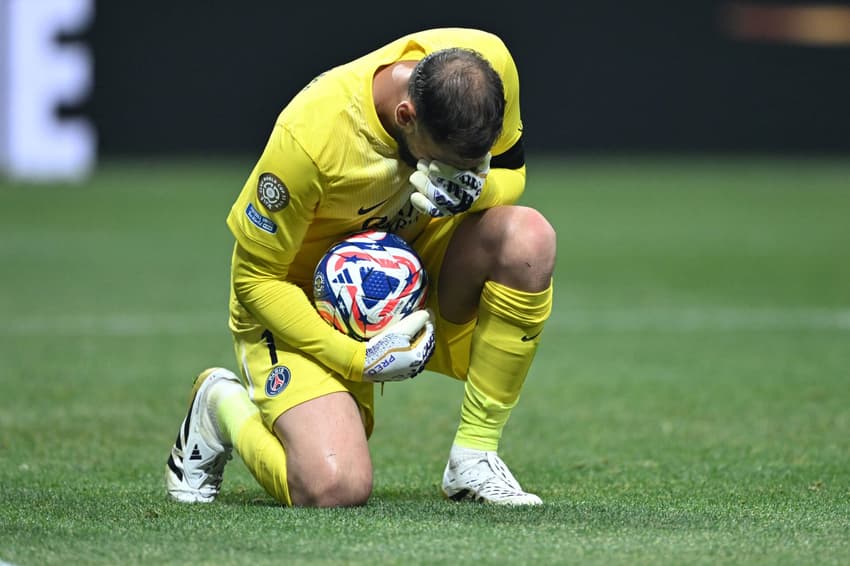 Donnarumma chora em campo após provocar grave lesão em Musiala em PSG x Bayern, no Mundial