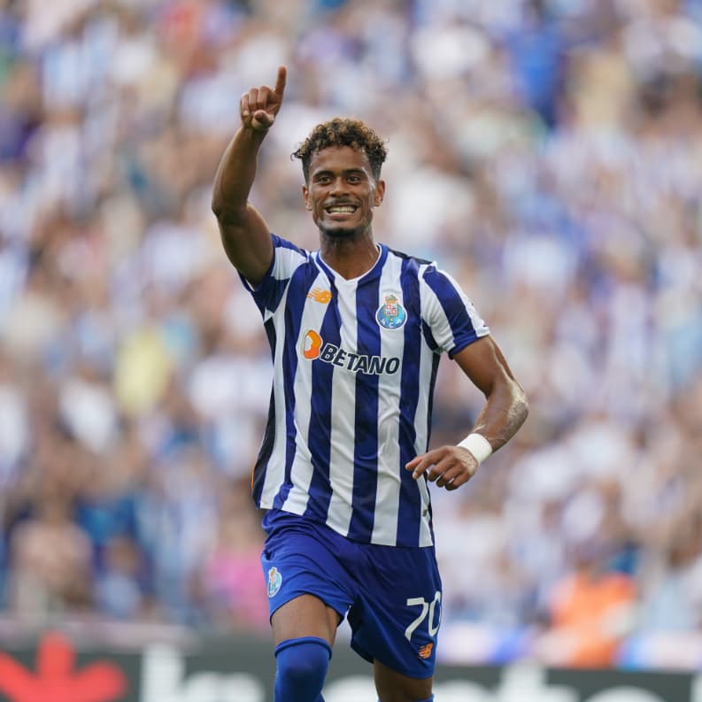 Futebol internacional: o duelo entre os rivais Sporting e Porto é um dos principais jogos deste fim de semana (Foto: Jaime Reina/AFP) (Foto: Reprodução/X/@FCPorto)