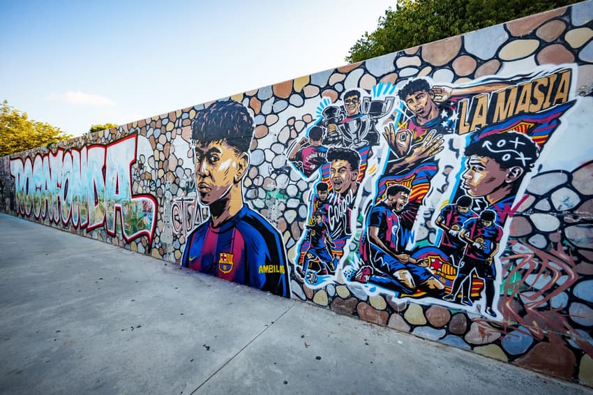 Yamal aparece como camisa 10 do Barcelona em muro