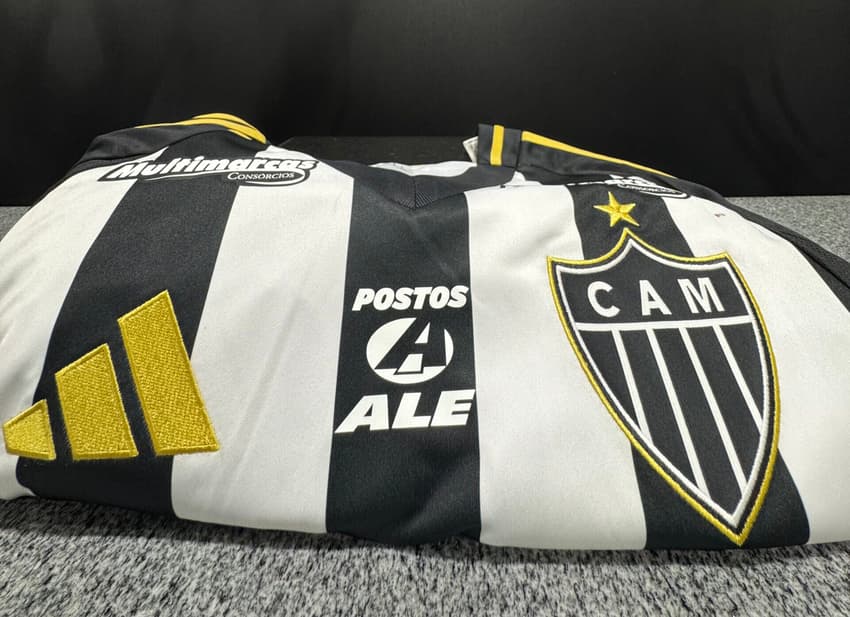 Camisa com o novo patrocínio do Atlético-MG
