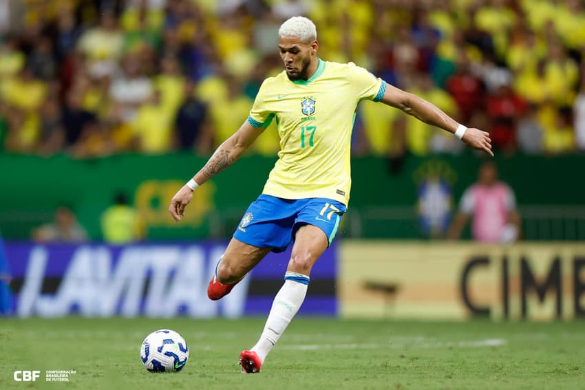 Joelinton durante partida pela Seleção Brasileira (Foto: Rafael Ribeiro/CBF)