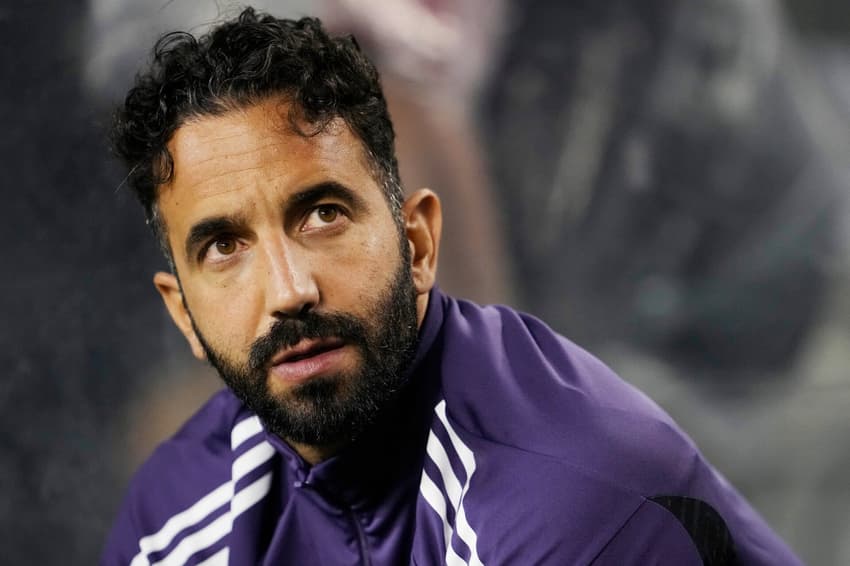 Rúben Amorim observa amistoso entre Manchester United e Bournemouth