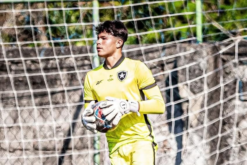 Bruno Samudio defende as cores do Botafogo (Foto: redes sociais)
