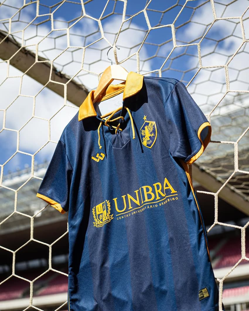 Uniforme do Retrô (Foto: redes sociais)