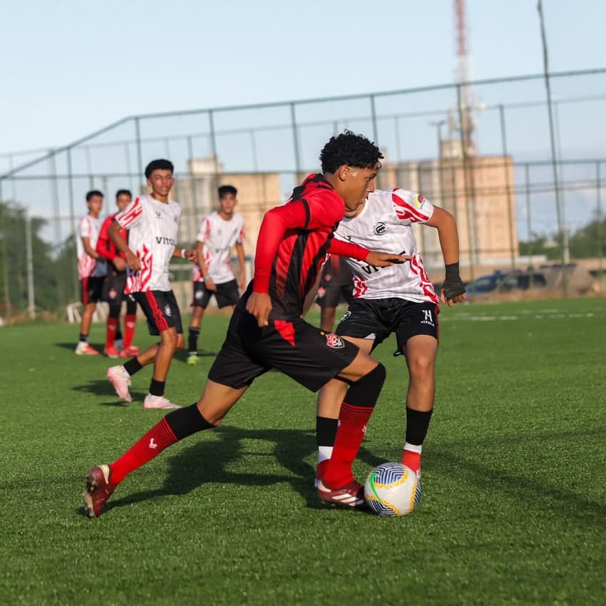 Garotada do Vitória na Copa 2 de Julho (Foto: Júnior Damasceno)
