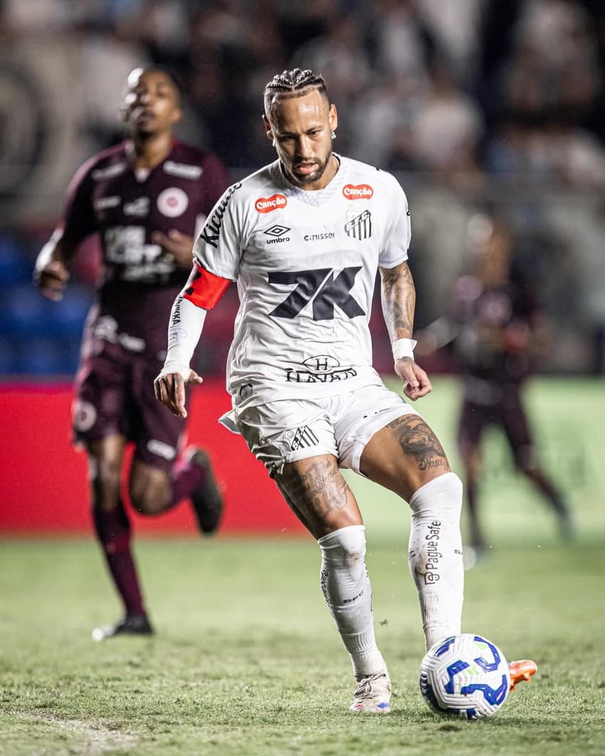 Neymar marcou o primeiro gol do Santos no amistoso contra a Desportiva Ferroviária. (Foto: Divulgação/ Santos FC)