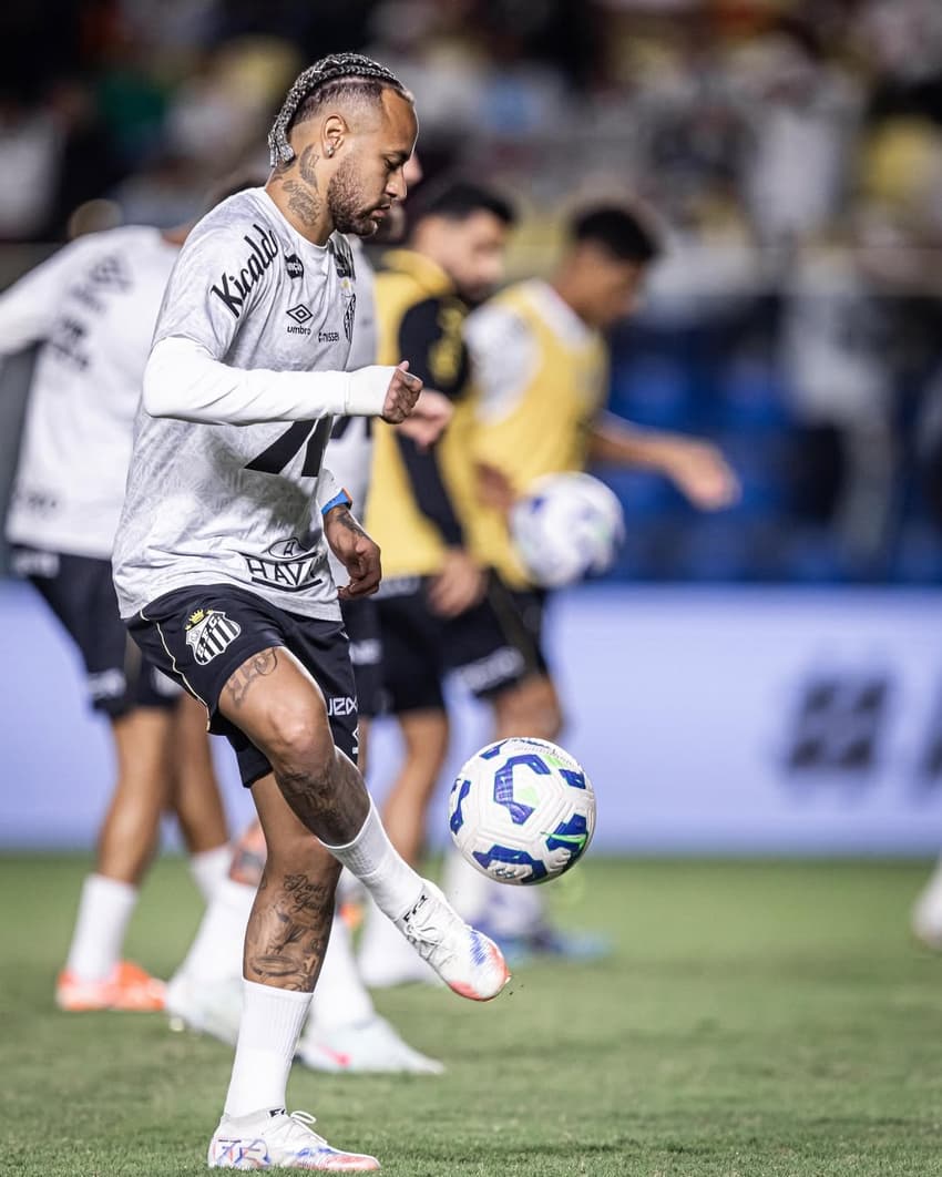 Neymar abriu o placar para o Santos no amistoso contra a Desportiva Ferroviária, no Espírito Santo. (Foto: Divulgação/ Santos FC)