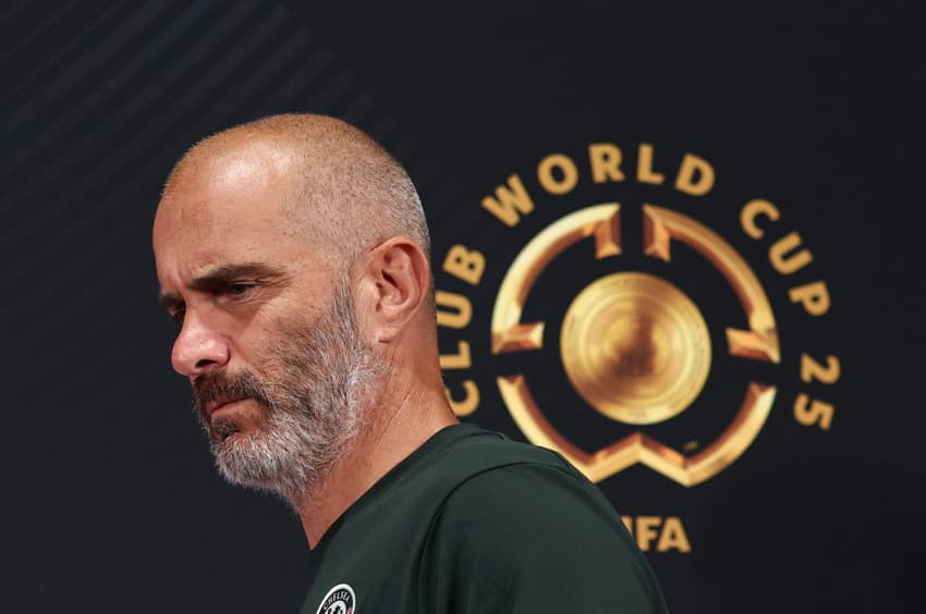 Técnico do Chelsea, Maresca chega para coletiva na véspera do jogo contra o Fluminense, pelo Mundial