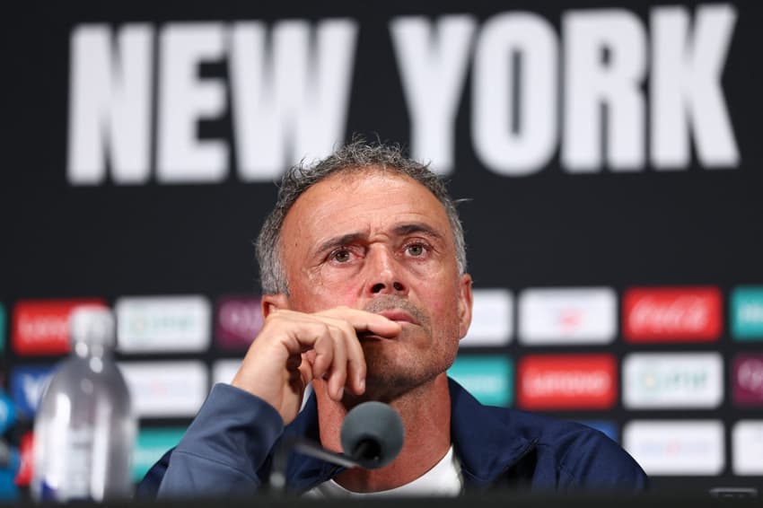 Técnico do PSG, Luis Enrique durante coletiva da final do Mundial de Clubes