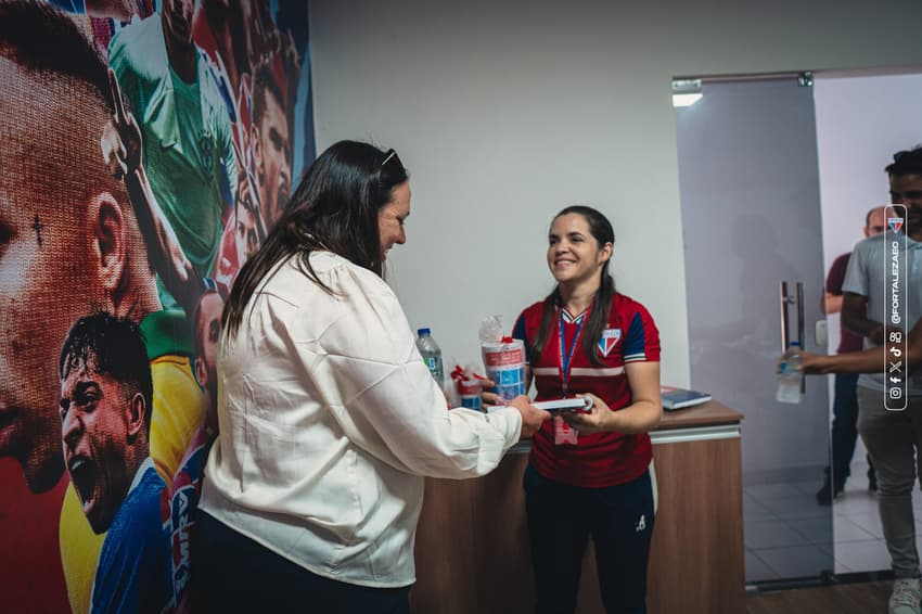 Representantes da seleção norte-americana visita Pici. (Foto: Renan Ferreira/ Fortaleza EC)