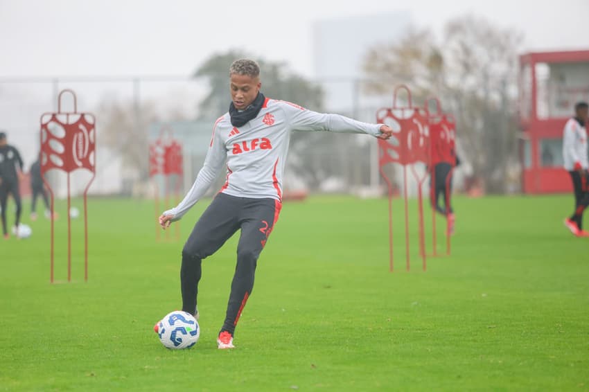 Vitinho, atacante do Internacional