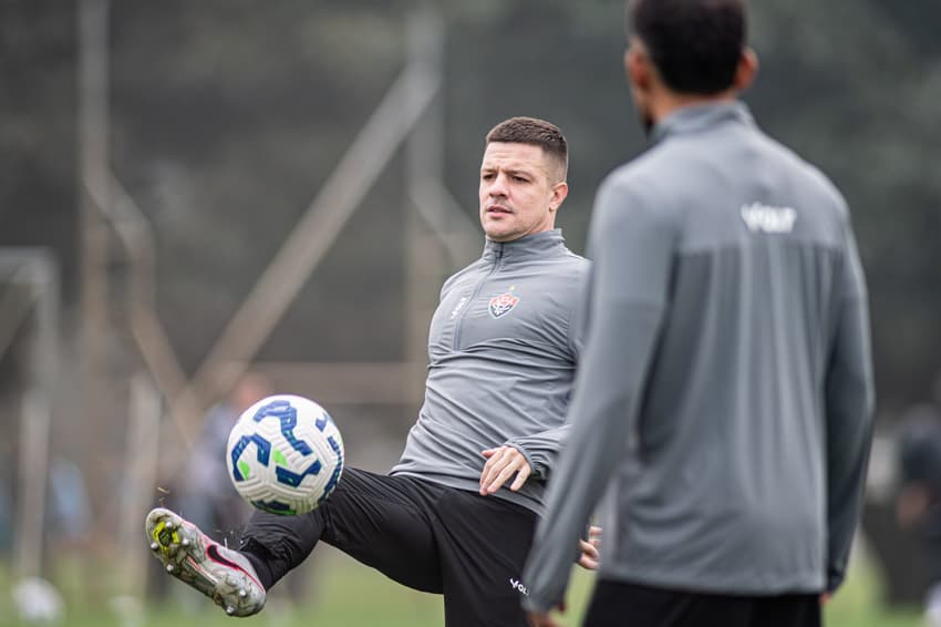 Renato Kayzer em último treino do Vitória antes do jogo contra o Inter (Foto: Victor Ferreira / EC Vitória)