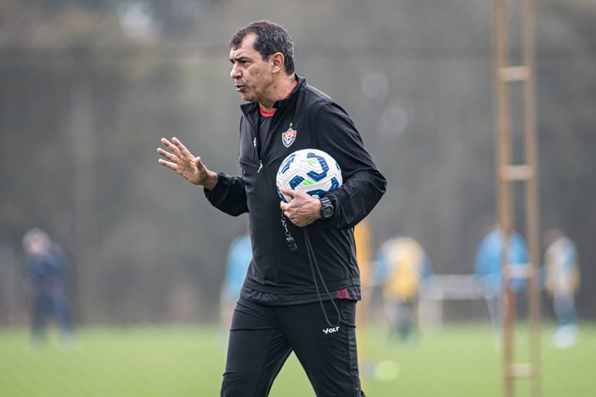 Carille comanda primeiro treino pelo Vitória (Foto: Victor Ferreira / EC Vitória)
