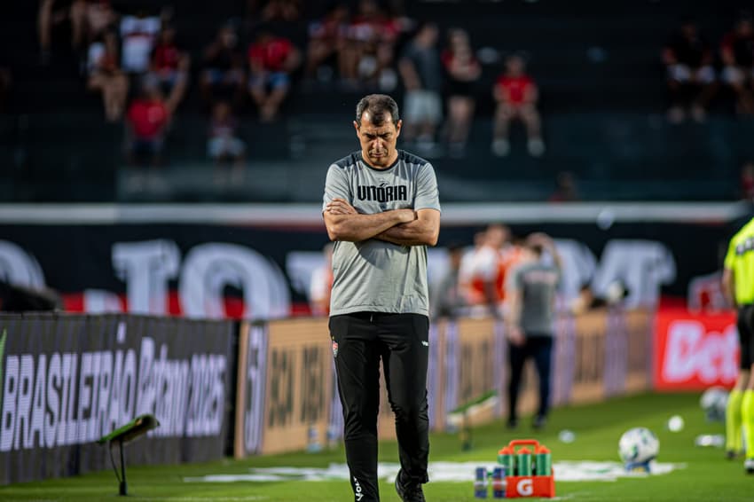 Fábio Carille em Vitória x Bragantino (Foto: Victor Ferreira / EC Vitória)