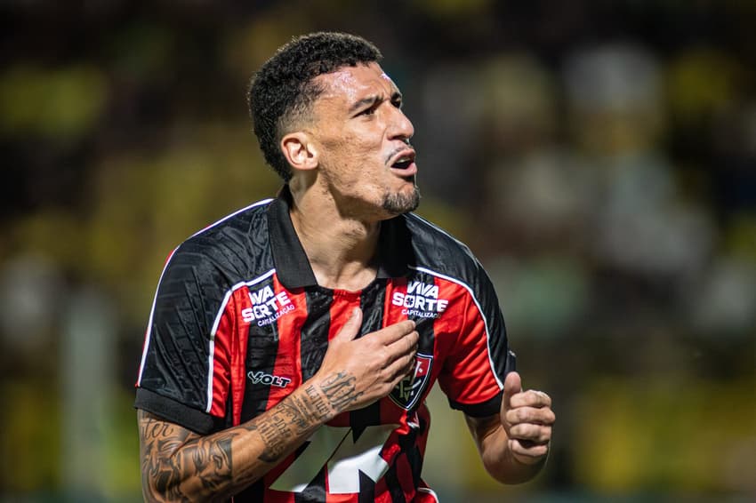 Baralhas comemora gol contra o Mirassol (Foto: Victor Ferreira / EC Vitória)